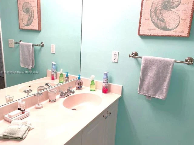 19370 Collins Ave # 1414, Sunny Isles Beach FL 33160