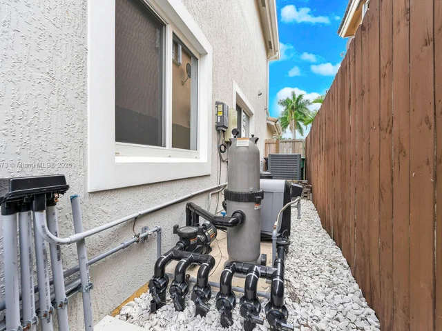 10103 SW 166th Ct, Miami FL 33196