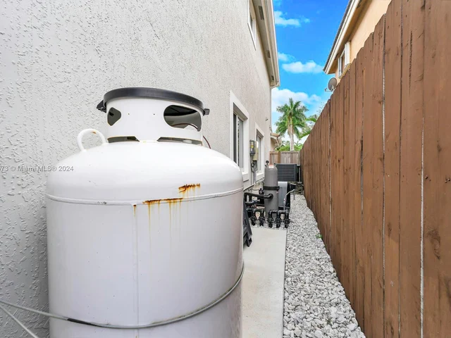 10103 SW 166th Ct, Miami FL 33196