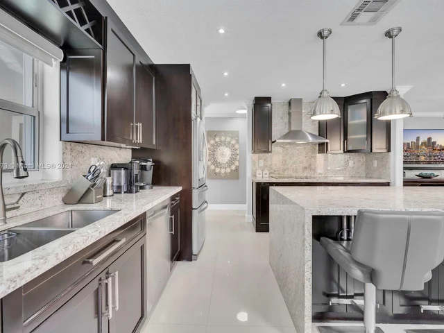 10103 SW 166th Ct, Miami FL 33196