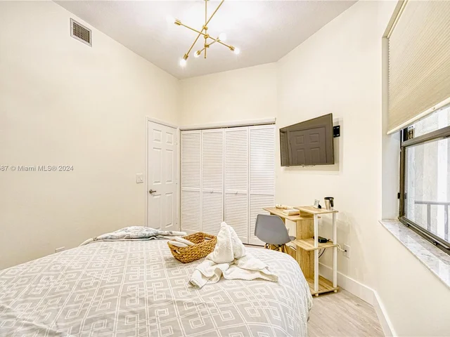 7520 La Paz Blvd # 206, Boca Raton FL 33433