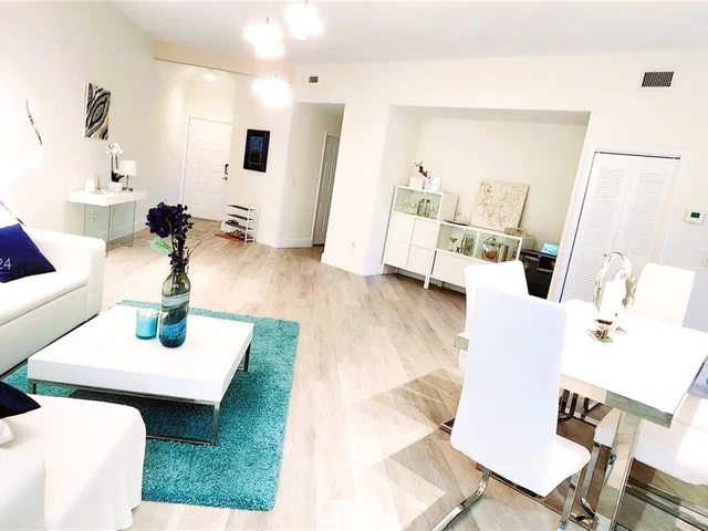 7520 La Paz Blvd # 206, Boca Raton FL 33433