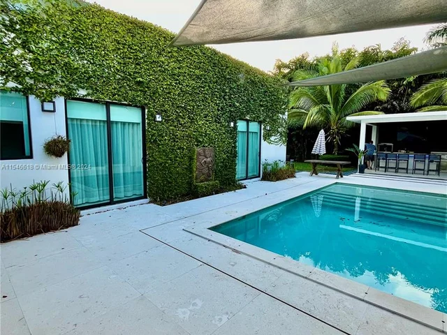 17120 SW 89th Ct, Palmetto Bay FL 33157