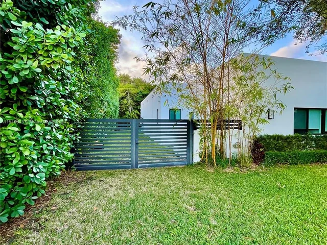 17120 SW 89th Ct, Palmetto Bay FL 33157