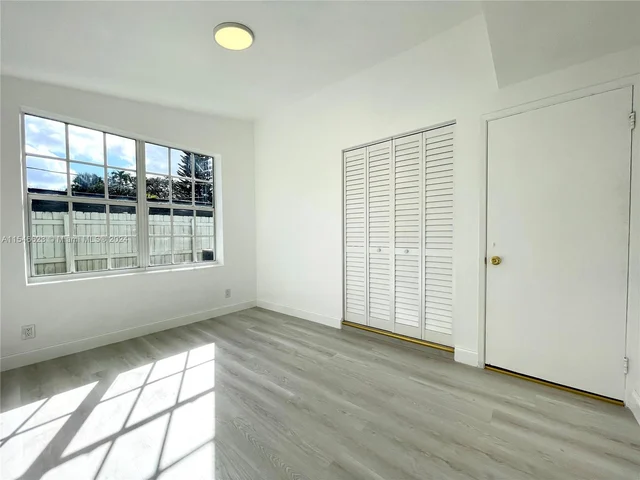 2412 Andros Ln, Fort Lauderdale FL 33312