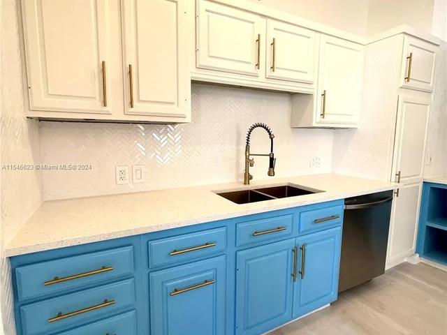 2412 Andros Ln, Fort Lauderdale FL 33312