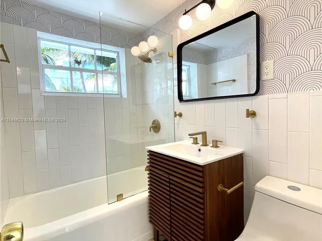 2412 Andros Ln, Fort Lauderdale FL 33312