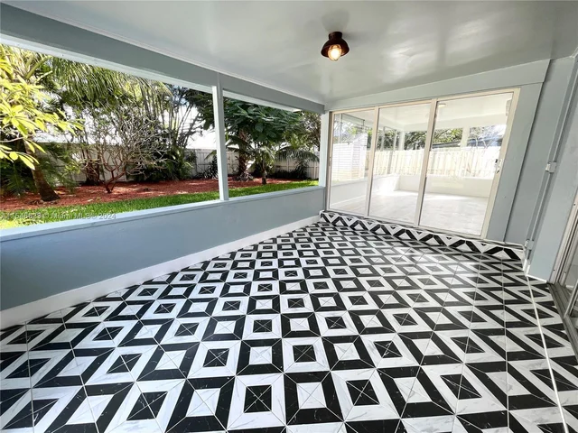 2412 Andros Ln, Fort Lauderdale FL 33312