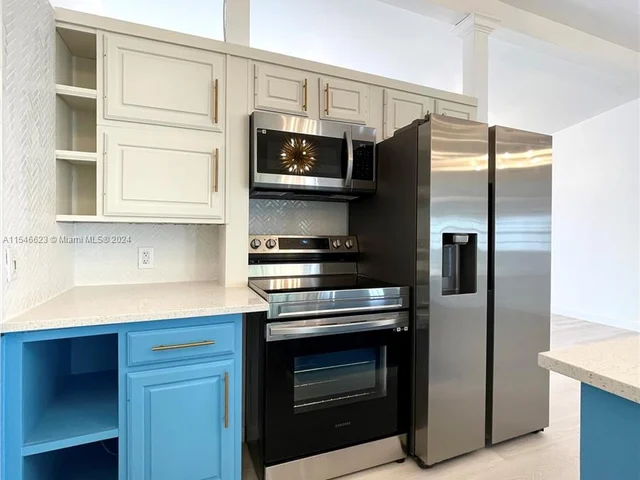 2412 Andros Ln, Fort Lauderdale FL 33312