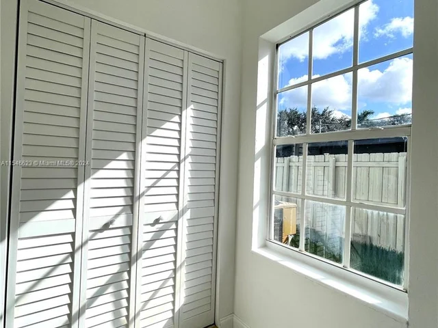 2412 Andros Ln, Fort Lauderdale FL 33312