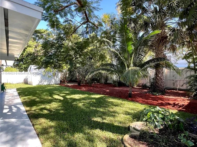 2412 Andros Ln, Fort Lauderdale FL 33312