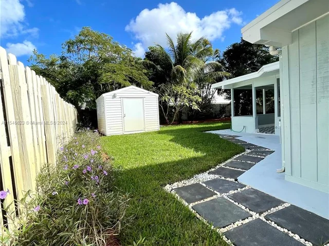 2412 Andros Ln, Fort Lauderdale FL 33312