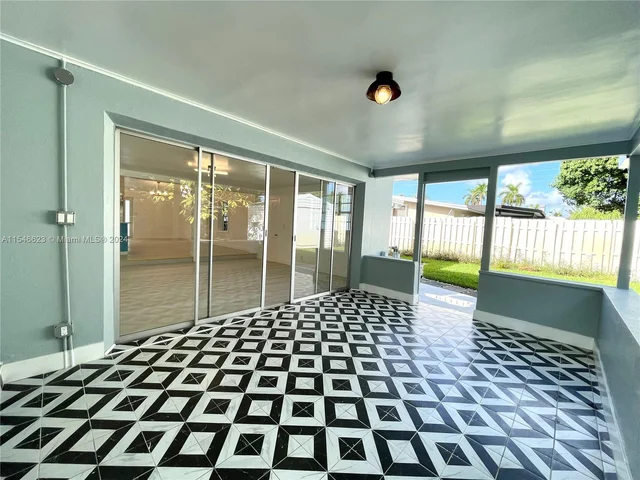 2412 Andros Ln, Fort Lauderdale FL 33312