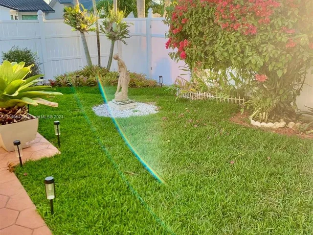 1098 SW 137 Place, Miami FL 33184