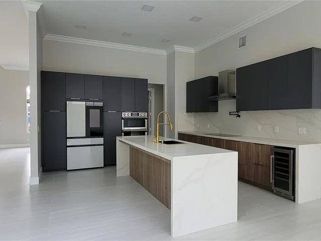 148 NW 108th WAY, Plantation FL 33324