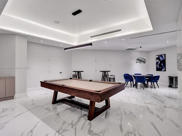 1000 W Island Blvd # 311, Aventura FL 33160