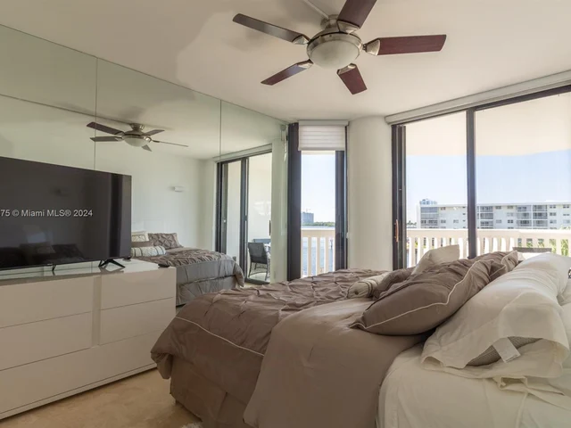 1000 W Island Blvd # 311, Aventura FL 33160