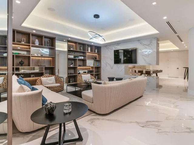 1000 W Island Blvd # 311, Aventura FL 33160