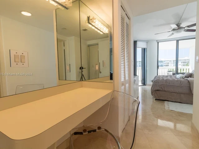 1000 W Island Blvd # 311, Aventura FL 33160