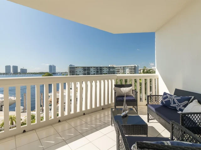 1000 W Island Blvd # 311, Aventura FL 33160