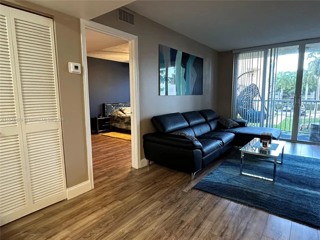 1450 SE 3rd Ave # 206, Dania Beach FL 33004