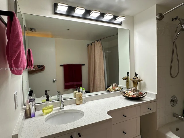 1450 SE 3rd Ave # 206, Dania Beach FL 33004