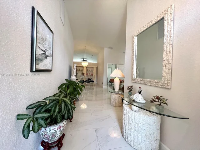 9764 NW 32nd St, Doral FL 33172