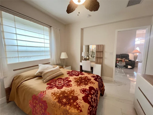 9764 NW 32nd St, Doral FL 33172