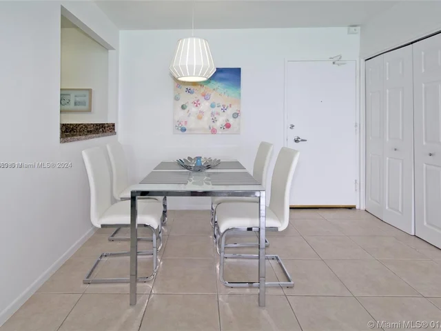 5161 Collins Ave # 1717, Miami Beach FL 33140
