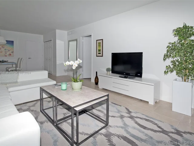 5161 Collins Ave # 1717, Miami Beach FL 33140