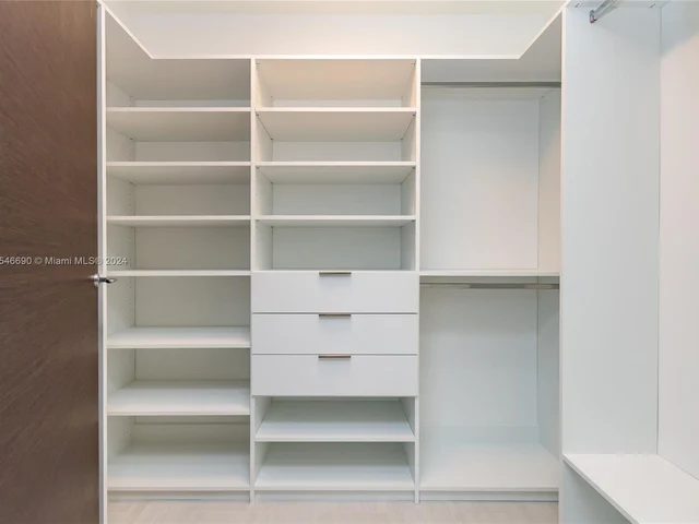 1000 Brickell Plaza # 5906, Miami FL 33131