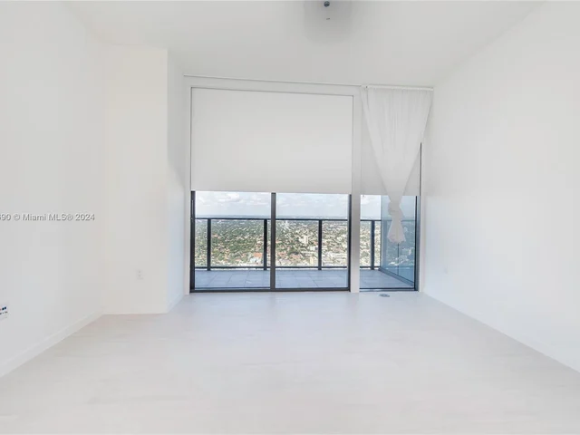 1000 Brickell Plaza # 5906, Miami FL 33131