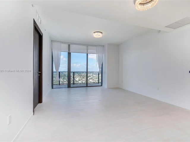 1000 Brickell Plaza # 5906, Miami FL 33131