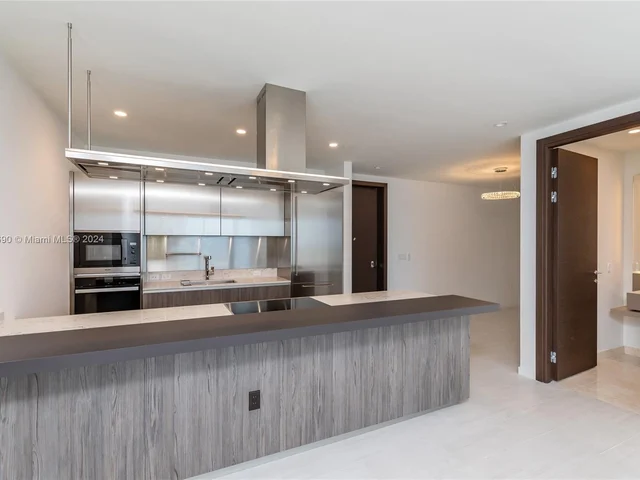 1000 Brickell Plaza # 5906, Miami FL 33131