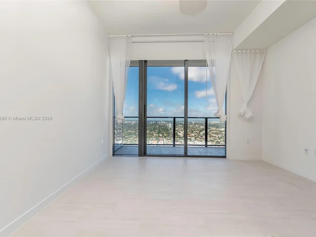 1000 Brickell Plaza # 5906, Miami FL 33131