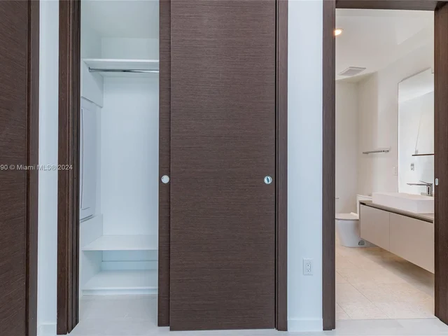 1000 Brickell Plaza # 5906, Miami FL 33131