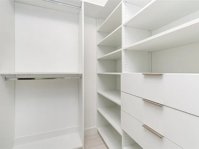 1000 Brickell Plaza # 5906, Miami FL 33131