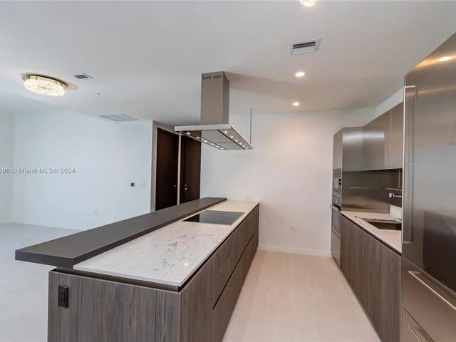 1000 Brickell Plaza # 5906, Miami FL 33131