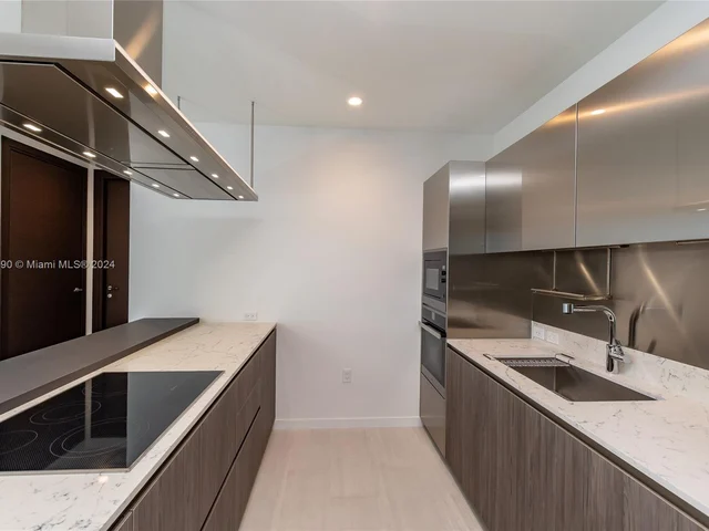 1000 Brickell Plaza # 5906, Miami FL 33131