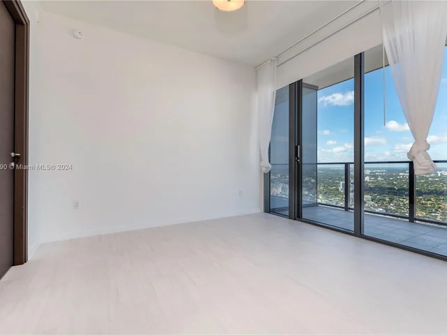 1000 Brickell Plaza # 5906, Miami FL 33131