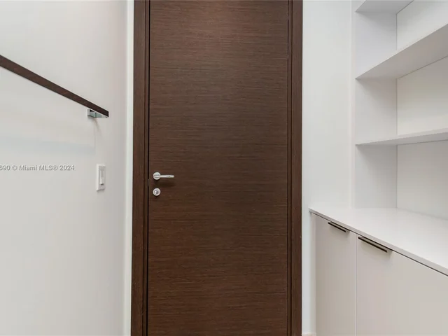 1000 Brickell Plaza # 5906, Miami FL 33131