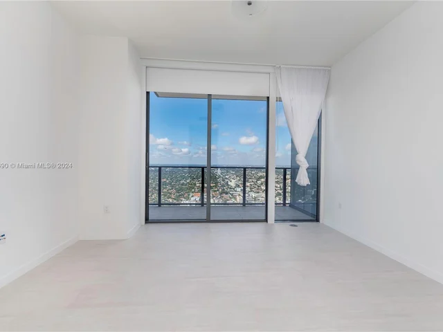 1000 Brickell Plaza # 5906, Miami FL 33131