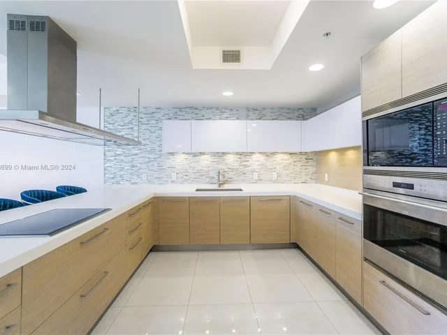 17301 Biscayne Blvd # 207, North Miami Beach FL 33160