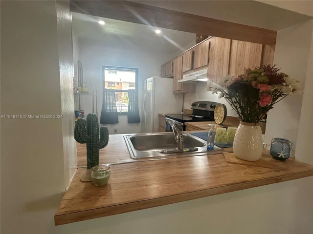 224 NW 106th Ter # 0, Pembroke Pines FL 33026