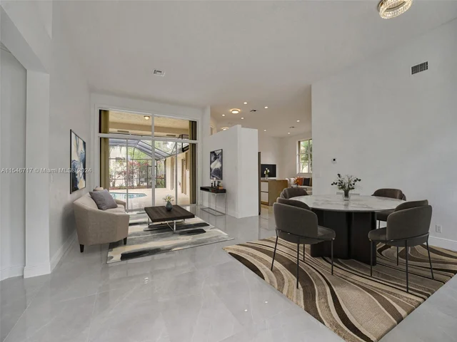 2631 Oakbrook Ln, Weston FL 33332