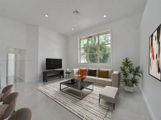 2631 Oakbrook Ln, Weston FL 33332