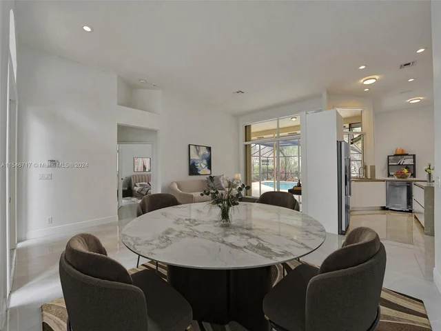 2631 Oakbrook Ln, Weston FL 33332