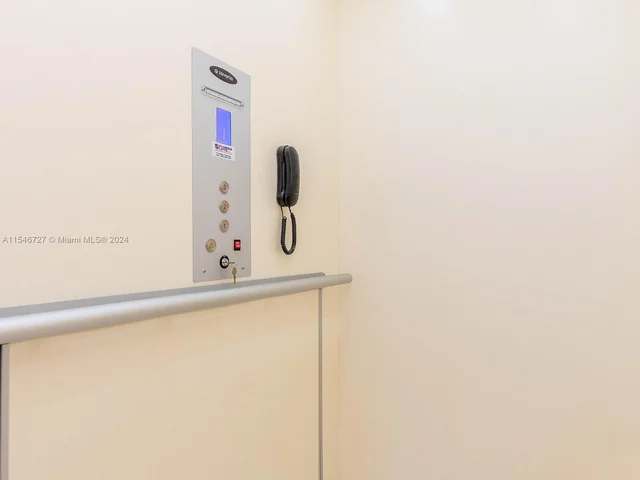 3750 Yacht Club Dr, Aventura FL 33180