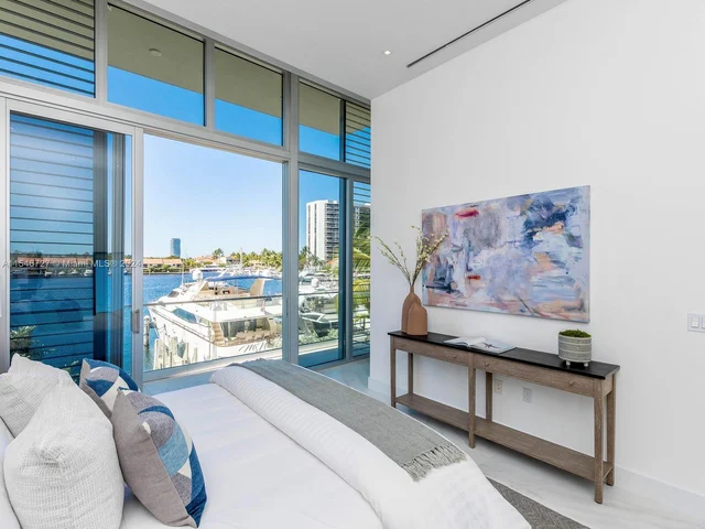 3750 Yacht Club Dr, Aventura FL 33180