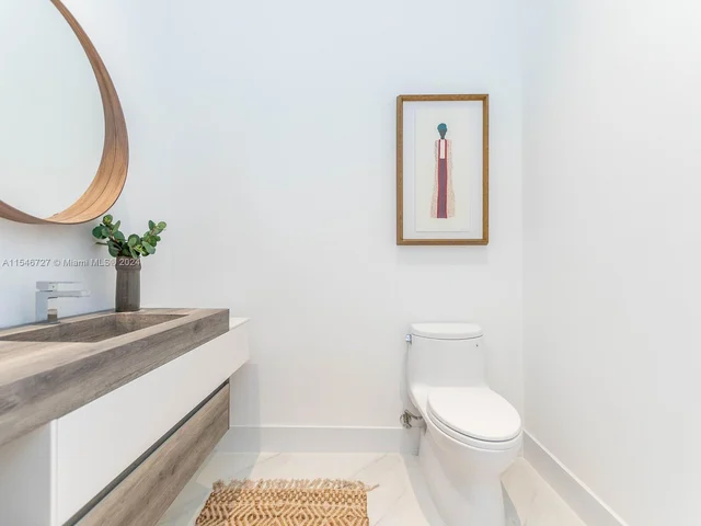 3750 Yacht Club Dr, Aventura FL 33180